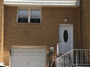 27 Russek Dr, Staten Island, NY 10312