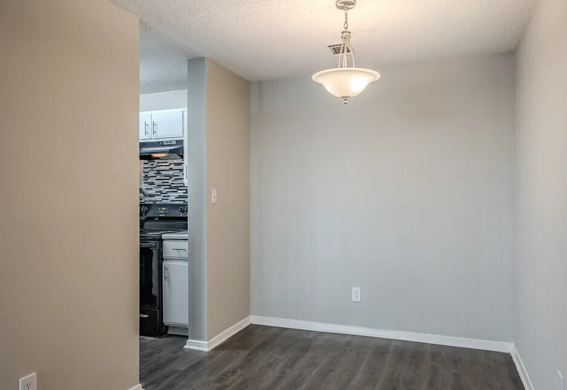 Ashland Pines Apartments — Photo 2