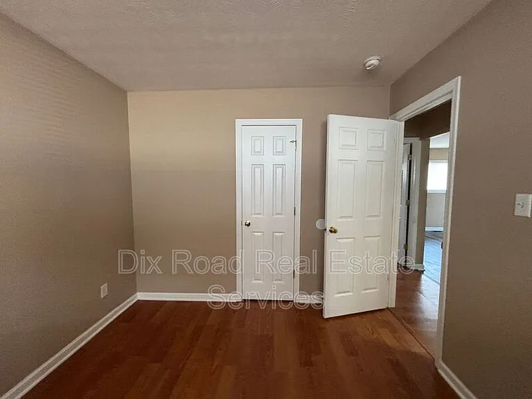 3 N Sutphin St — Photo 12