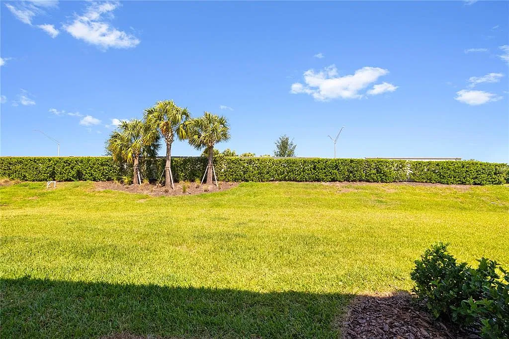 3 bed, 2.5 bath, 1284 sqft, $2,700 — Photo 4