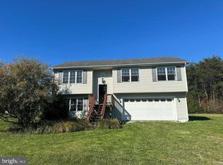 73 Snake Eyes Ln, Berkeley Springs, WV 25411