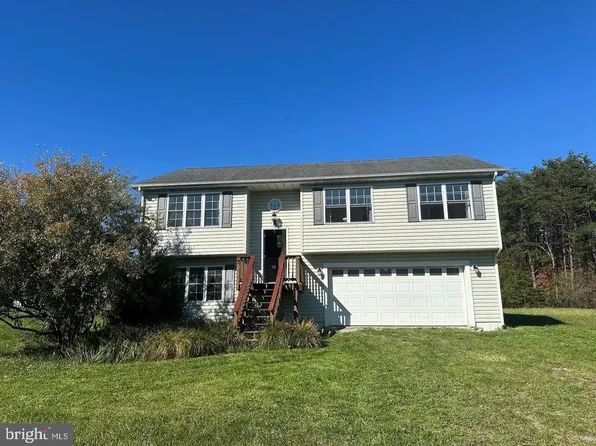 73 Snake Eyes Ln, Berkeley Springs, WV 25411