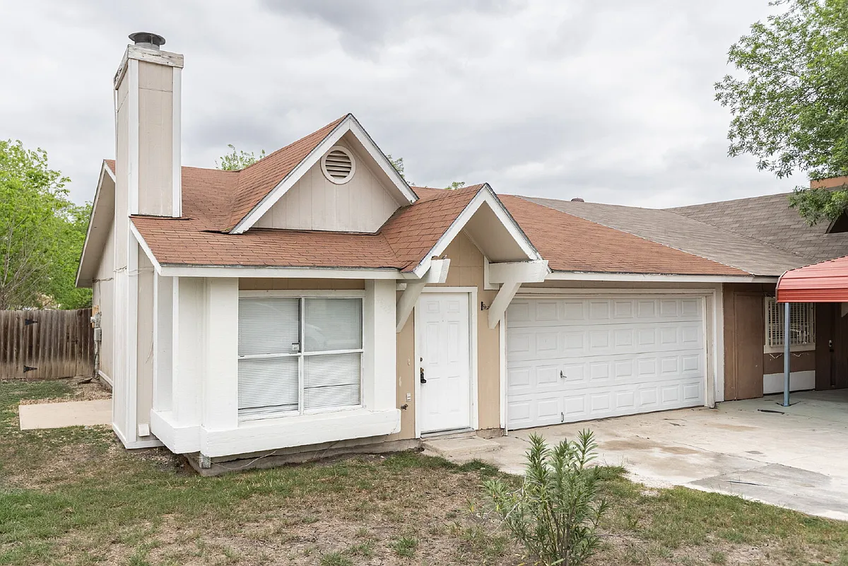 Building Photo - 9643 Bratton Dr