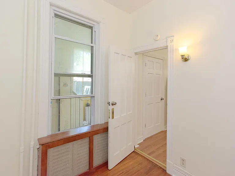 587 Washington Ave #1 — Photo 20