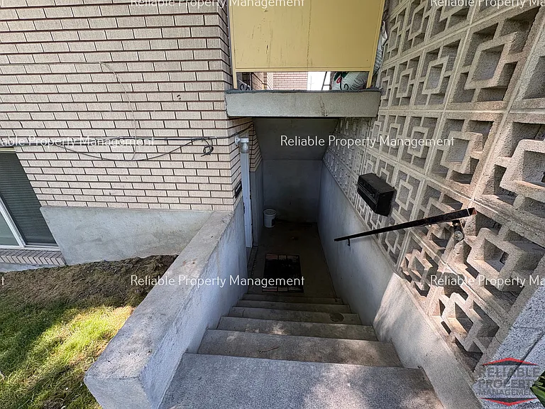 1068 Garfield St #1068 — Photo 2