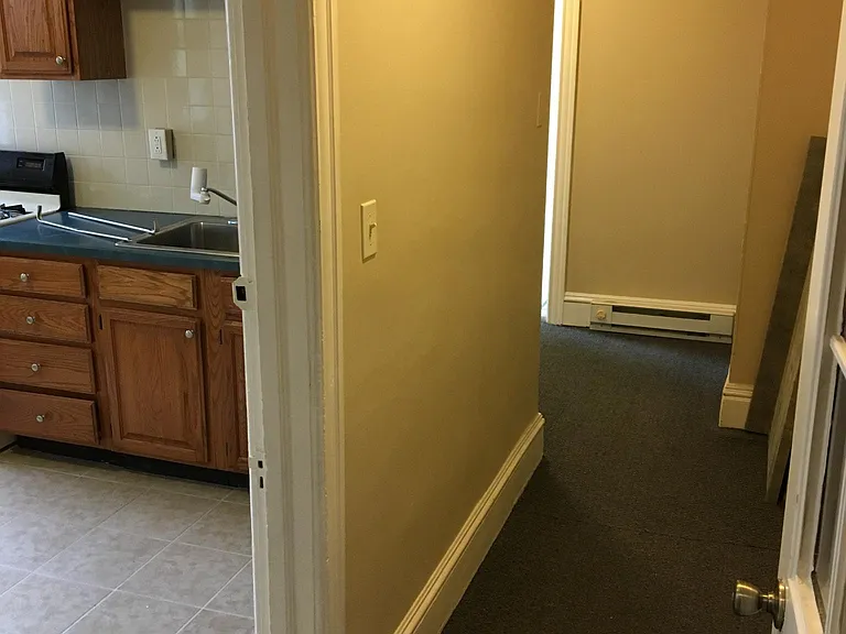 909 Linden St — Photo 4