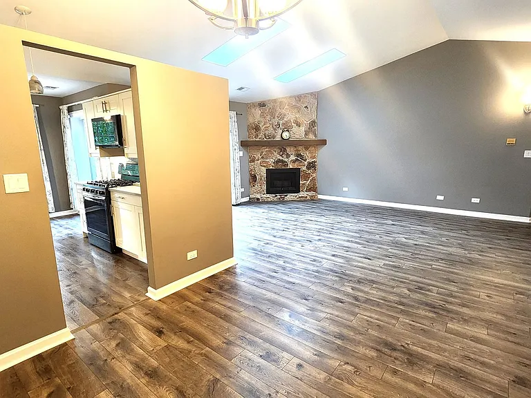 1522 Commodore Ct #6 — Photo 4