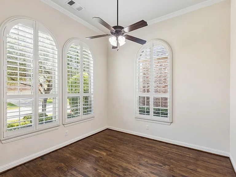 408 Vine St — Photo 11