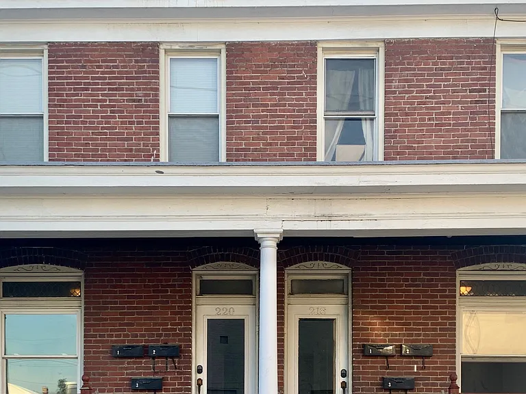 325 Williams St #A — Photo 1