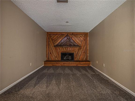 4th image of 1760 Cove Cir