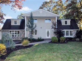 88 Wichard Blvd, Commack, NY 11725