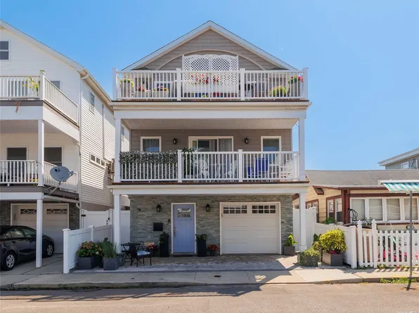 76 Pennsylvania Avenue, Long Beach, NY 11561