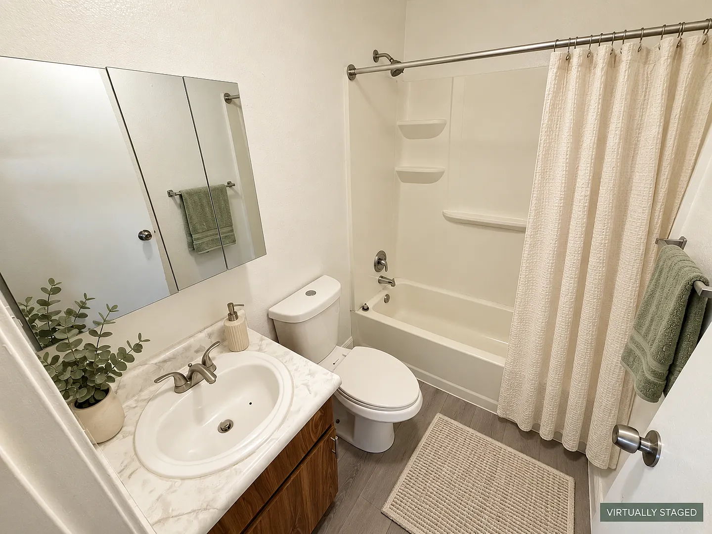 225 E Foster Ave. Unit 2 — Photo 4