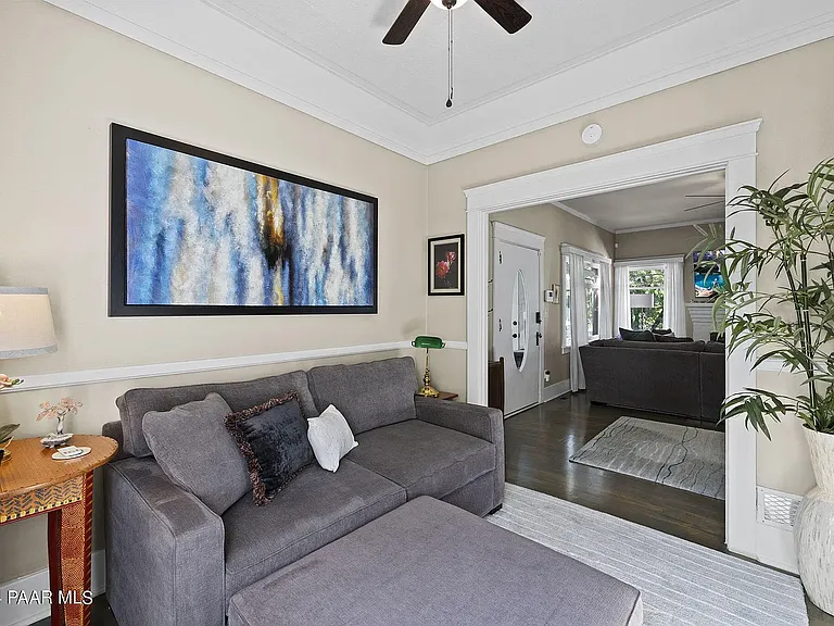 301 S Mount Vernon Ave — Photo 22