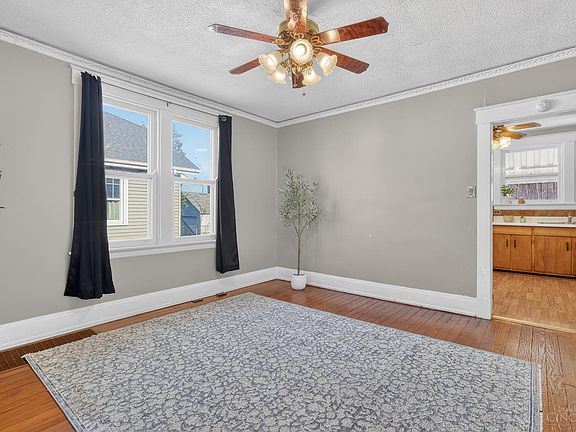 5th image of 504 N Cooper Ave