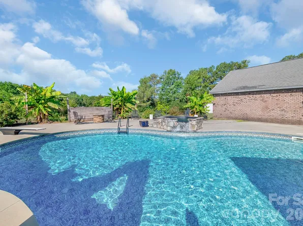 2248 Willie Usher Rd, Lancaster, SC 29720