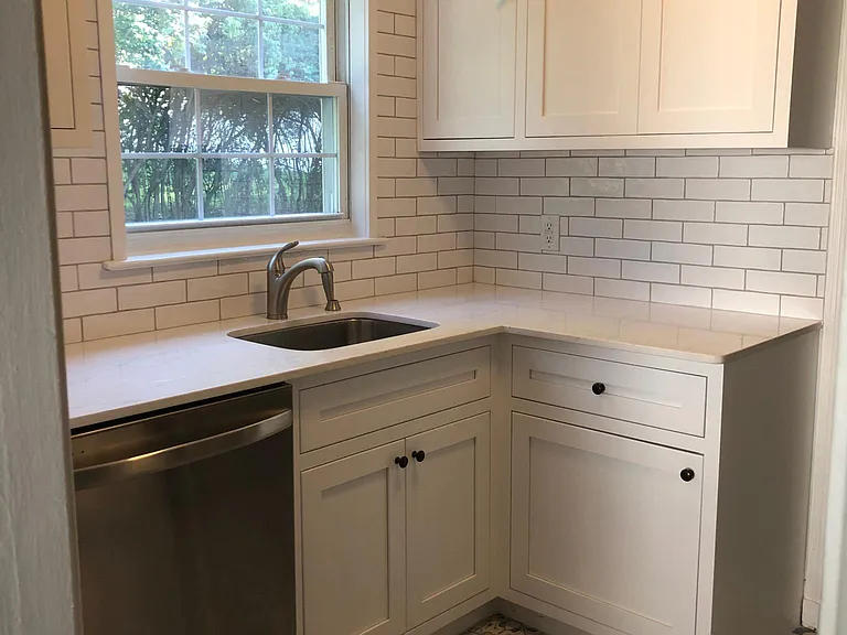 1890 Riverside Dr — Photo 9