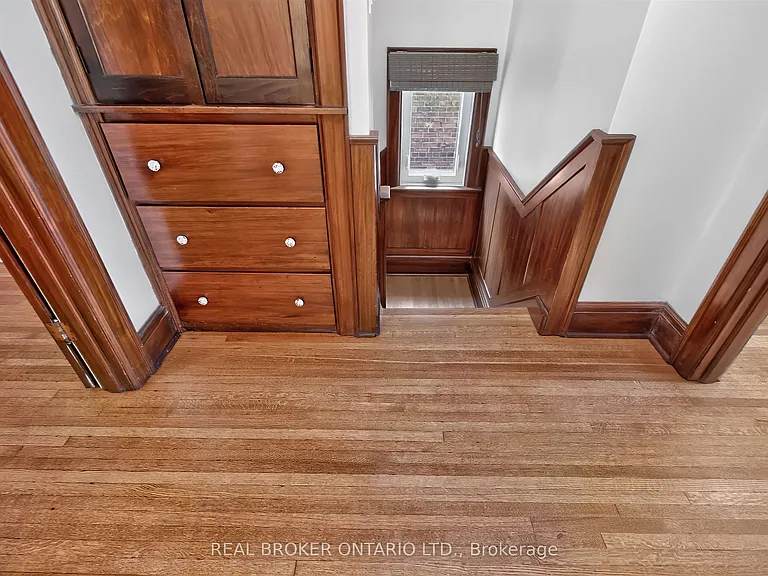 14 Mortimer Ave — Photo 17