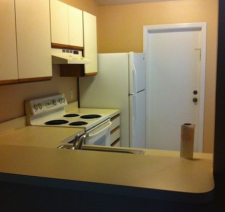 3rd image of 327 Phlox Dr