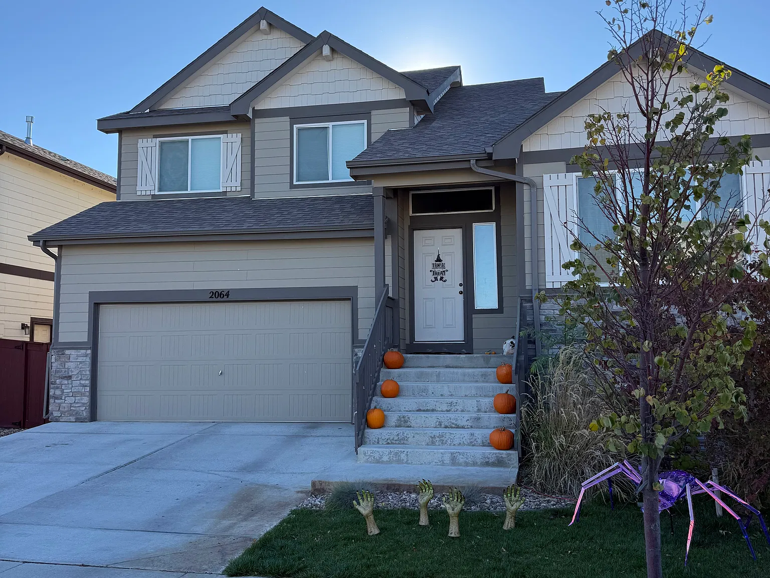2064 Blue Moon Dr — Photo 1