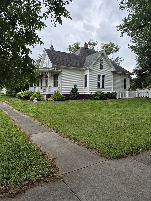 209 N Main St - Property Image