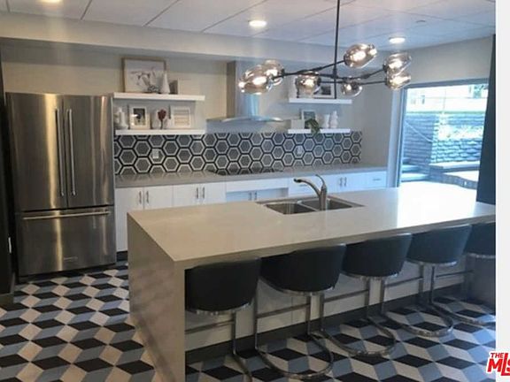 4th image of 160 S Virgil Ave #1-128