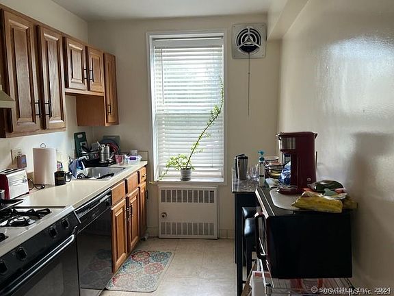 3rd image of 7 4th St APT 1A