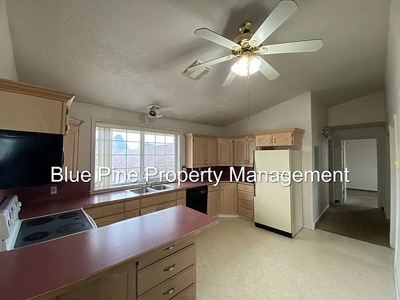5th image of 2268 Stace St