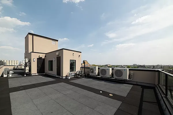 Rented by Twin Group | media 22