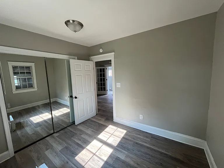 214 Somerset St — Photo 19