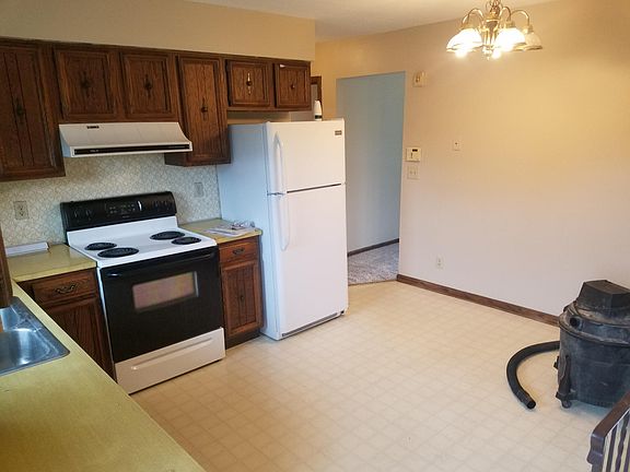 Kitchen with appliances and Dishawasher