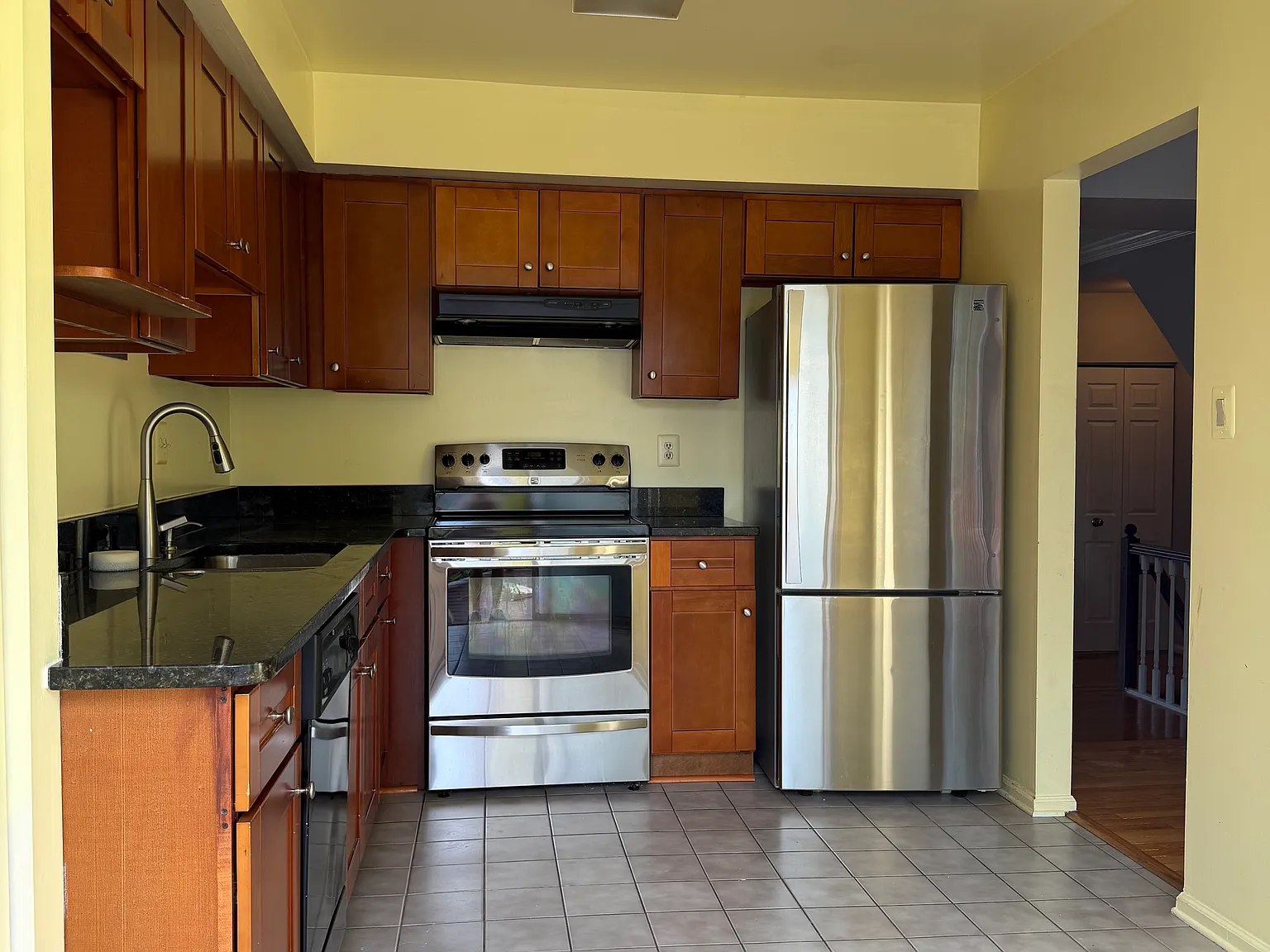 3 bed, 3.5 bath, 1440 sqft, $2,995 — Photo 4