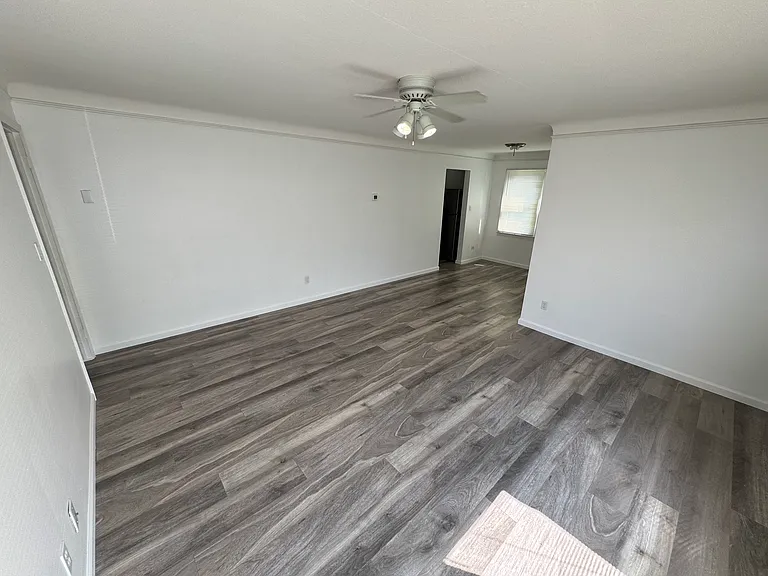 1411 Eastwood Ave — Photo 26