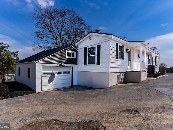 3rd image of 160 Wertz Run Rd