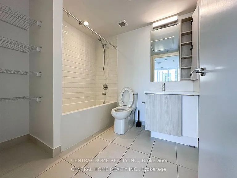 203 College St #806 — Photo 4