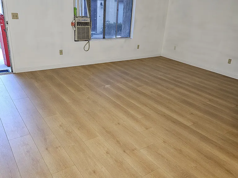 1042 W Pine St #B — Photo 8