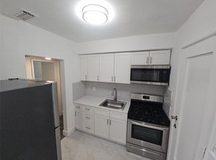 7435 Byron Ave APT 4, Miami Beach, FL 33141