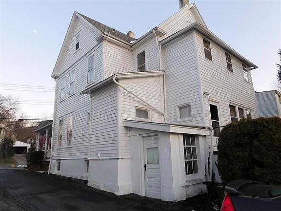 4th image of 20 Mill St