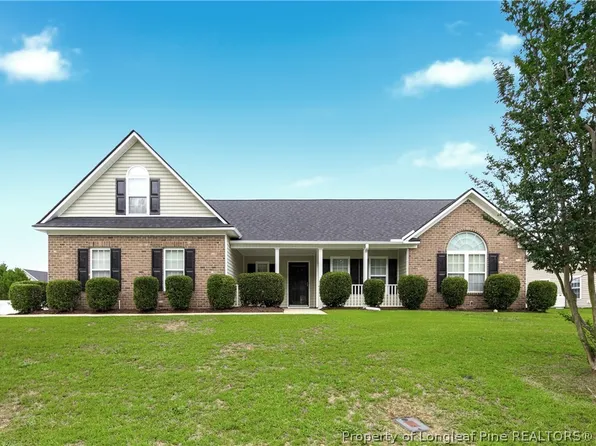 325 Ranier Dr, Raeford, NC 28376