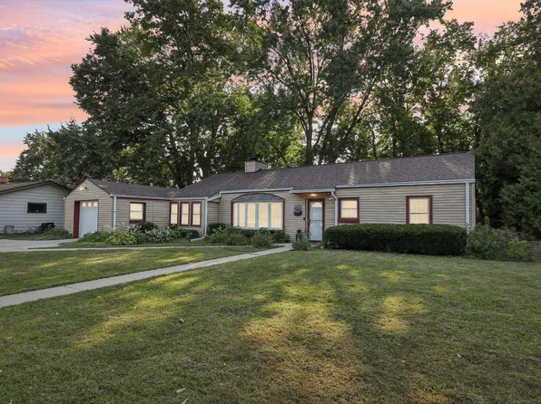 2947 S 106th St, West Allis, WI 53227