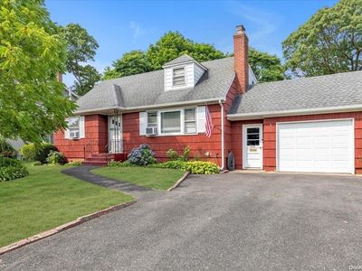 457 S 6th Street, Lindenhurst, NY, 11757