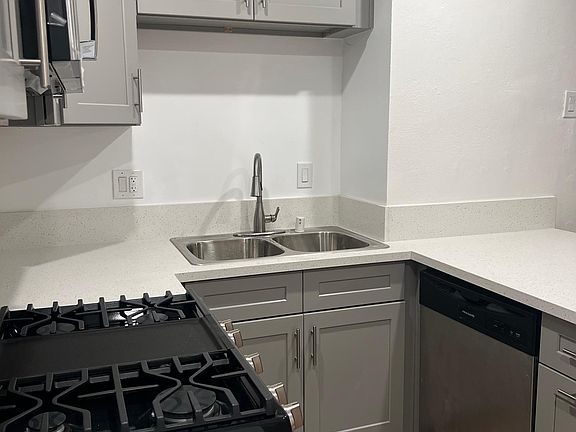 New Quartz countertops