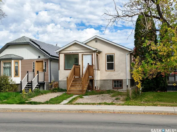 815 Elphinstone Street, Regina, SK S4T 3L5