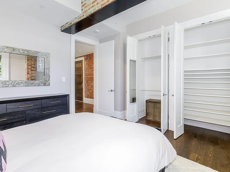 901 D St NE #1 — Photo 15