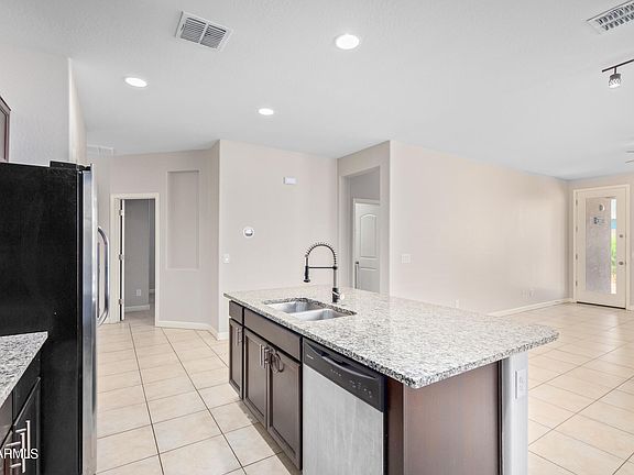 5th image of 1020 W INDIGO Street