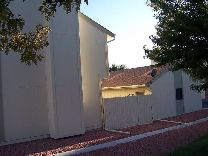 Exterior 3