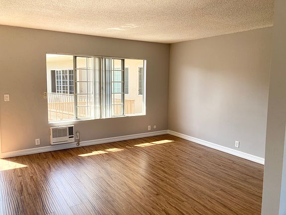 5th image of 3318 S Canfield Ave APT 17