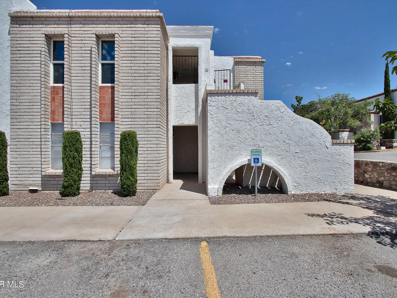1 bed, 737 sqft, $1,000 — Photo 3