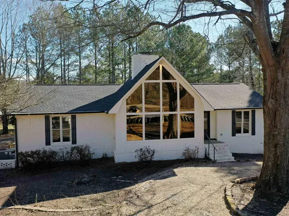 209 Country Club Dr, Leeds, AL 35094