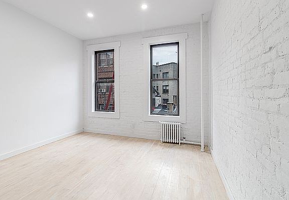 2nd image of 105 Macdougal St APT 12
